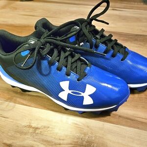 NEW- Under Armour boy's baseball cleats,  size 6.5